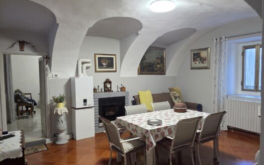 SERRAVALLE SESIA – Fr. Bornate Via Piancastello – appartamento (rif. bel)